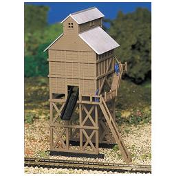 Click here to learn more about the Bachmann Industries N Built-Up Coaling Station.