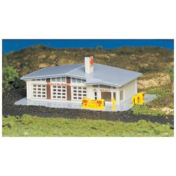 Click here to learn more about the Bachmann Industries N Built Up Gas Station.