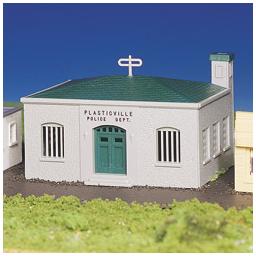 Click here to learn more about the Bachmann Industries HO Snap KIT Police Station.
