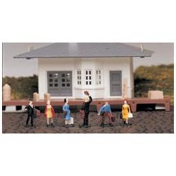 Click here to learn more about the Bachmann Industries HO Waiting Passengers.