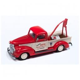 Click here to learn more about the Classic Metal Works HO 1941-1946 Chevy Tow Truck, Standard.