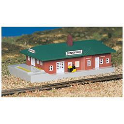Click here to learn more about the Bachmann Industries N Built Up Passenger Station.