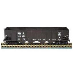 Click here to learn more about the Bowser Manufacturing Co., Inc. N H21a 4-Bay Hopper, PRR/Block w/Keystone #923637.
